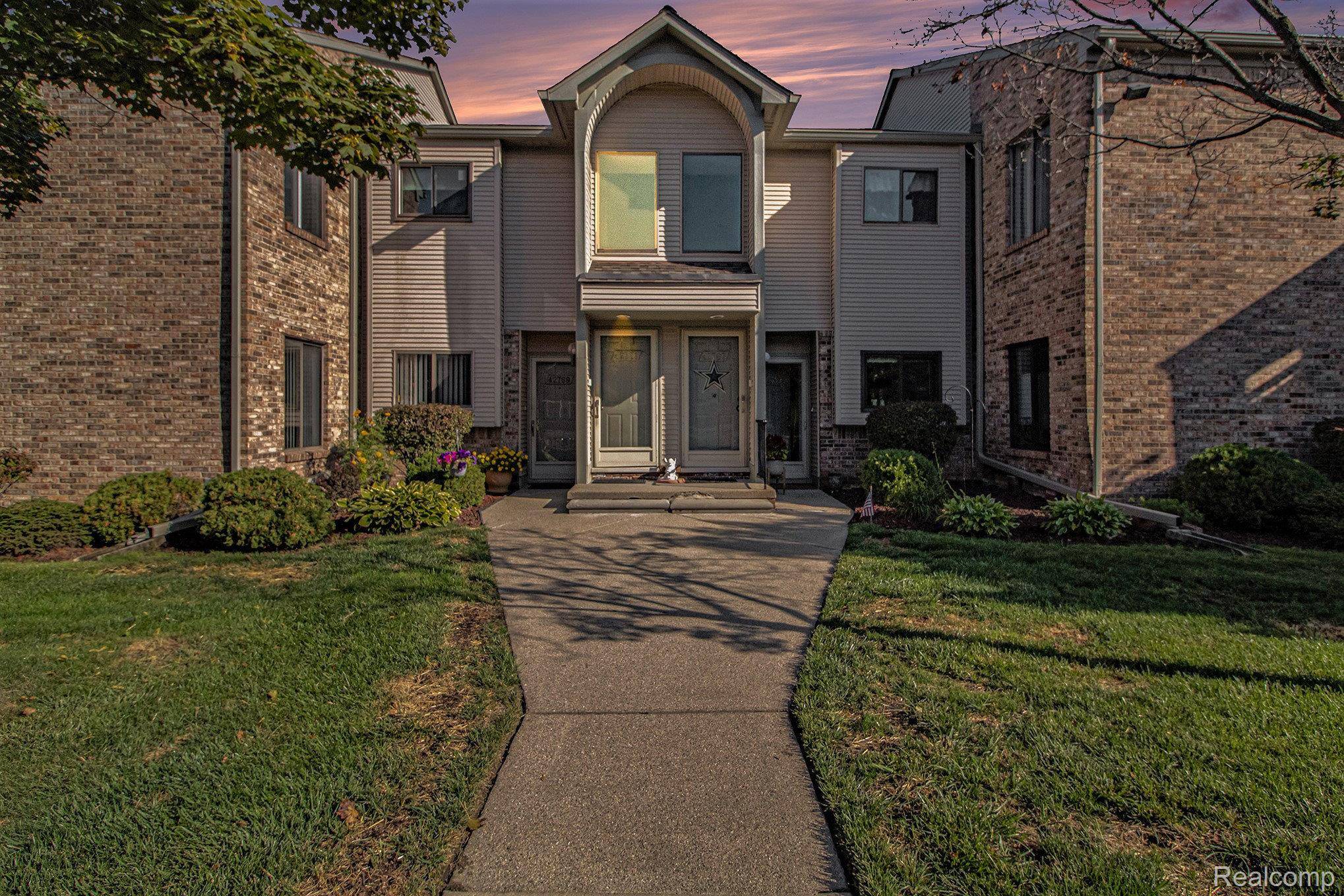 Canton, MI 48187,42771 Lilley Pointe DR