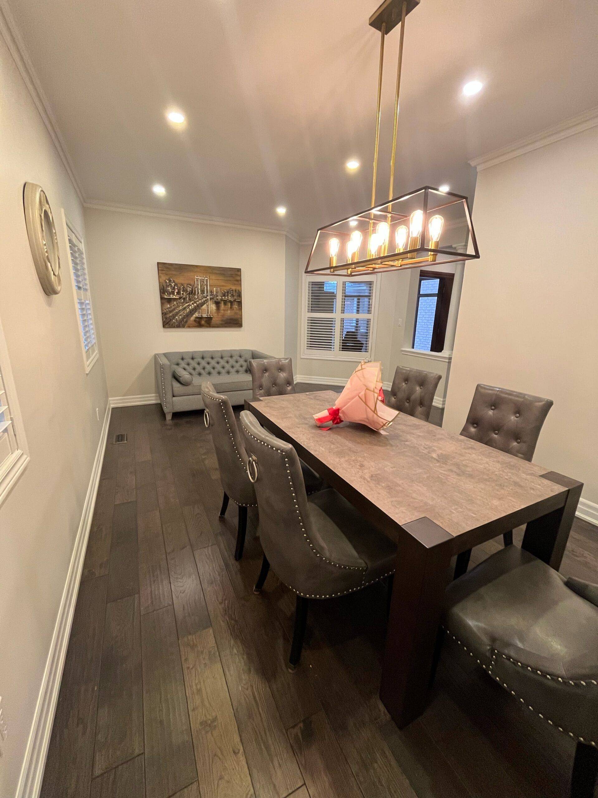 Newmarket, ON L3X 2C8,419 Seneca CT #Upper