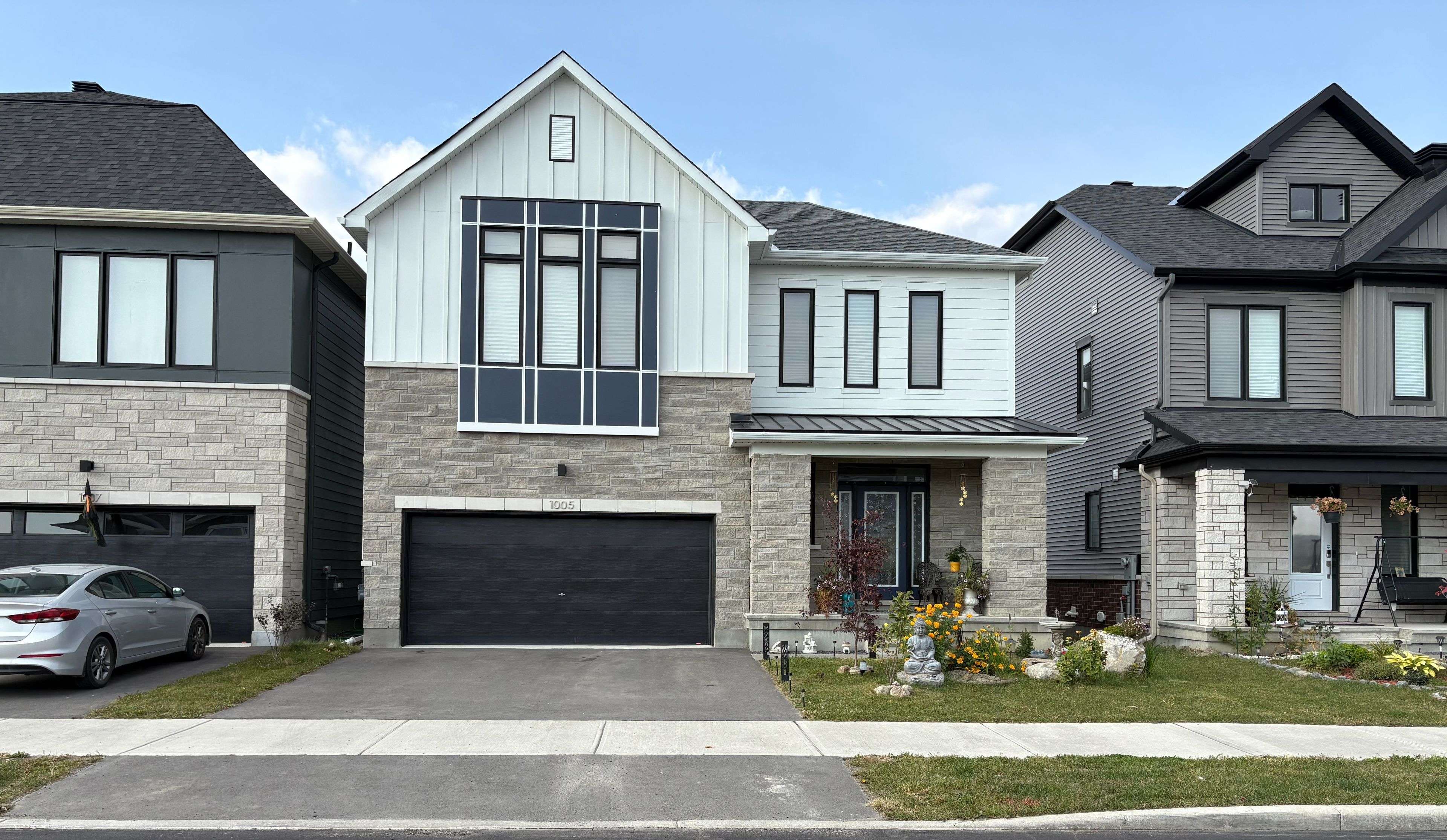Barrhaven, ON K2J 7M5,1005 Canoe ST