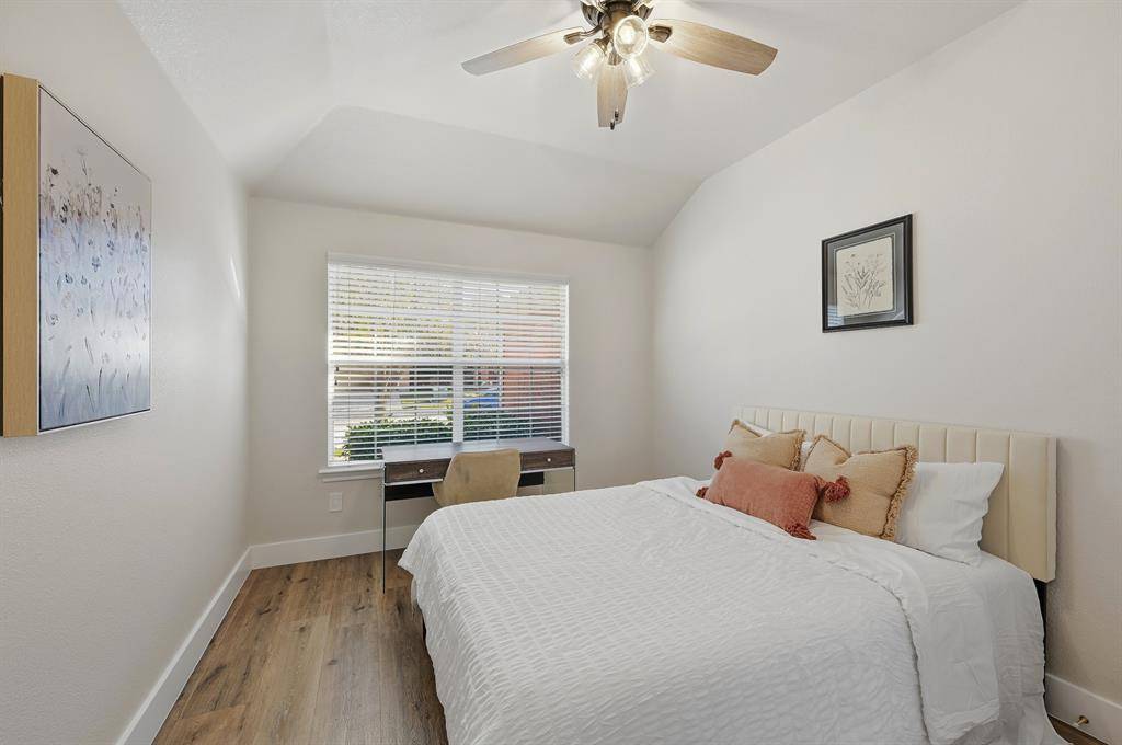 Bedford, TX 76021,3321 Versante Drive