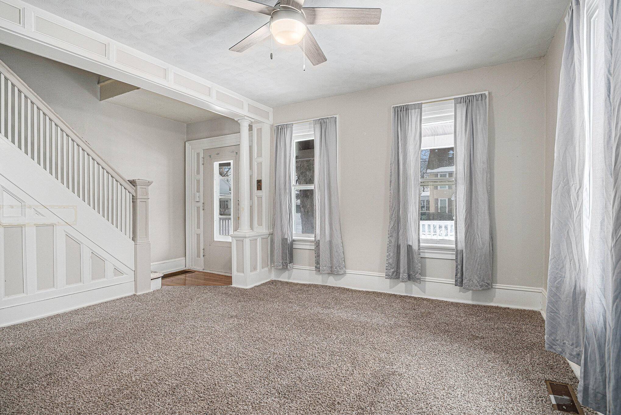 Niles, MI 49120,923 Regent ST