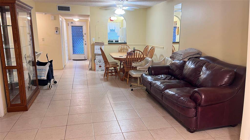 Sunrise, FL 33322,9261 Sunrise Lakes Blvd #212