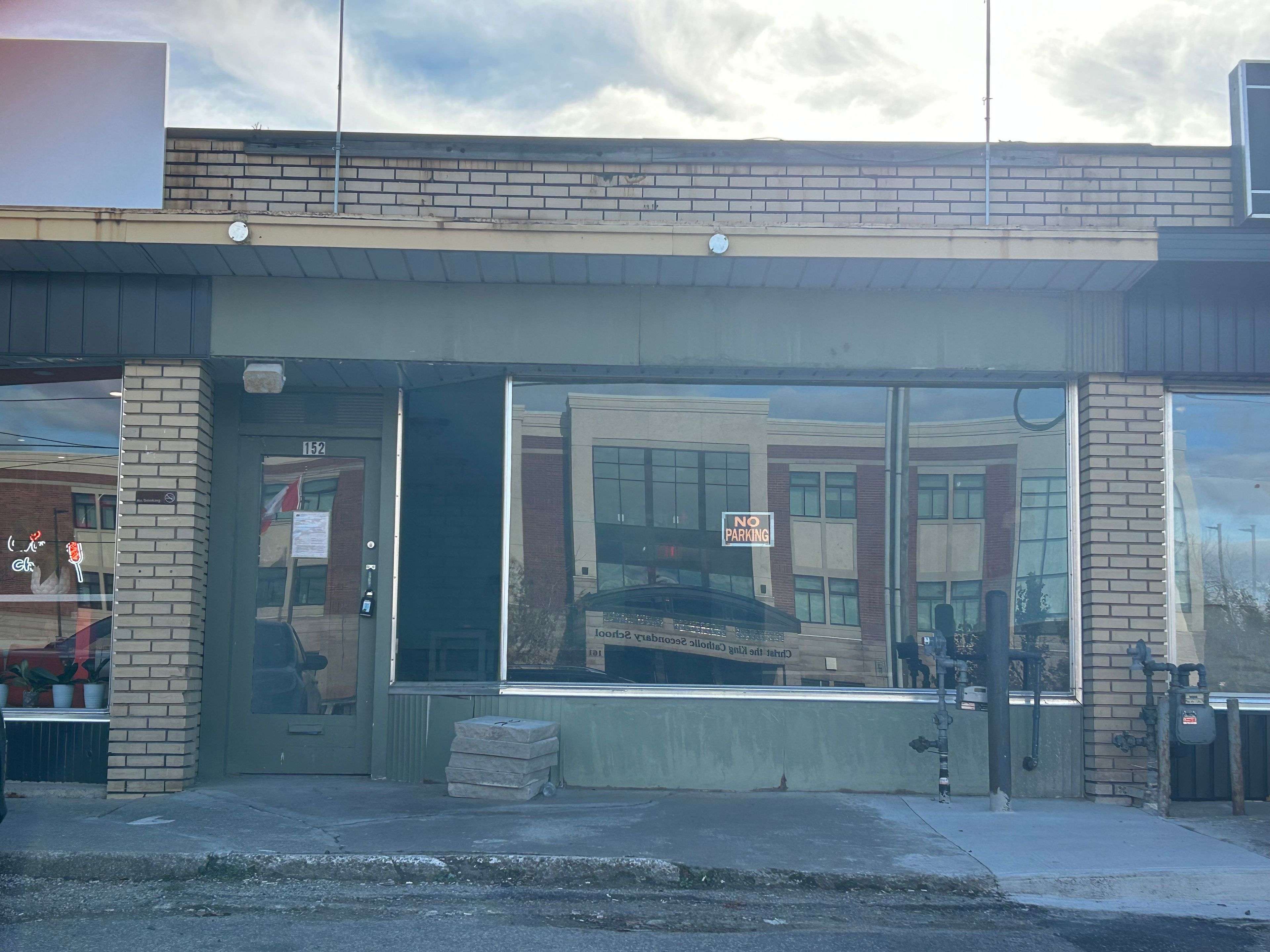 Halton Hills, ON L7G 4A6,152 Guelph ST