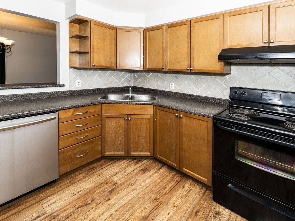 Hunt Club - South Keys And Area, ON K1V 8T7,3024 Fairlea CRES #-