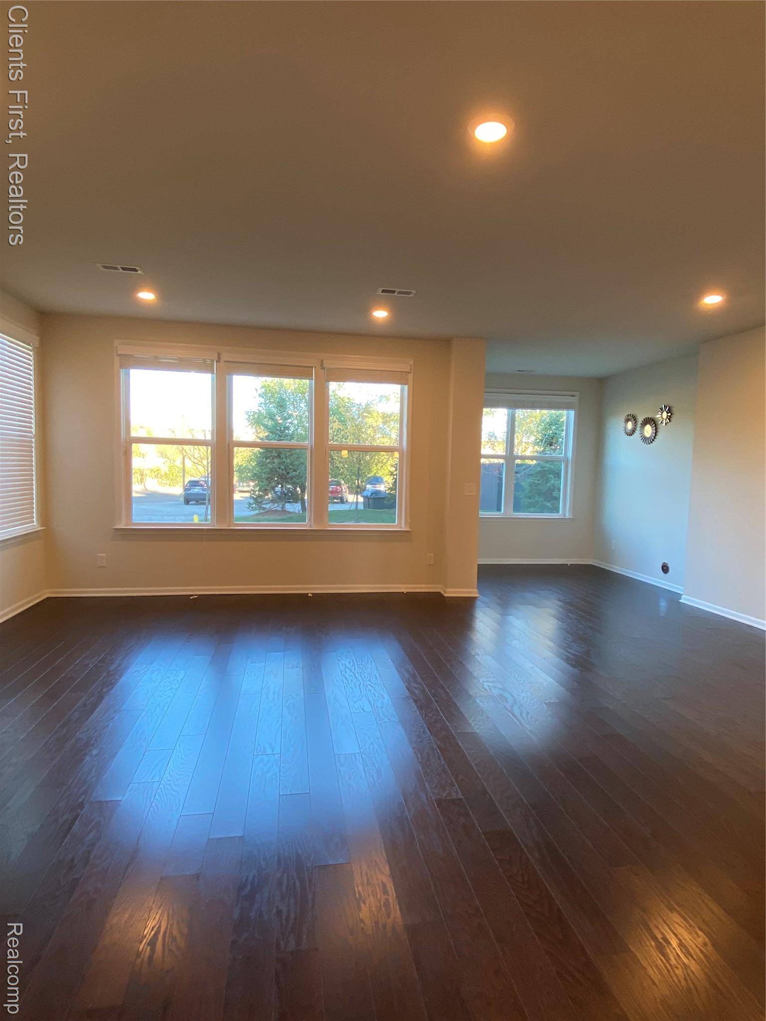 Novi, MI 48375,22490 Woodbridge LN