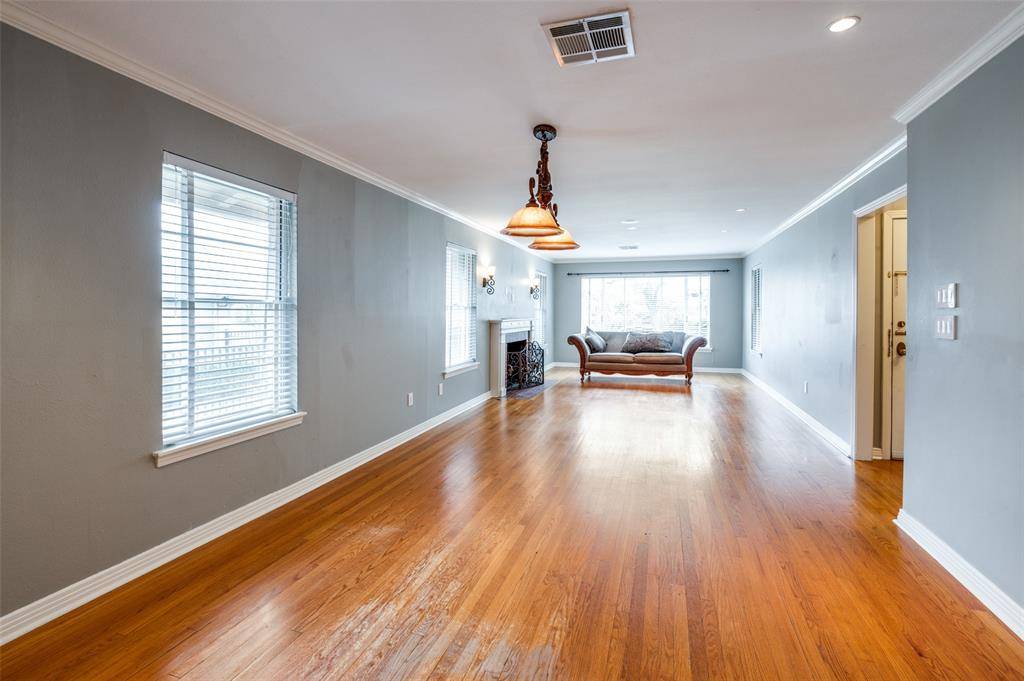 Dallas, TX 75208,1403 Eastus Drive