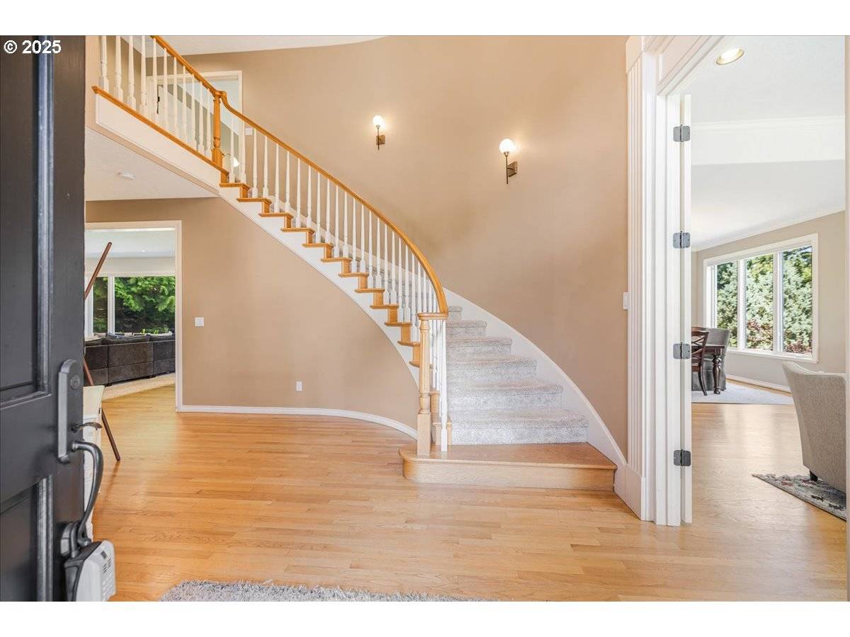 West Linn, OR 97068,2167 MARYLWOOD CT