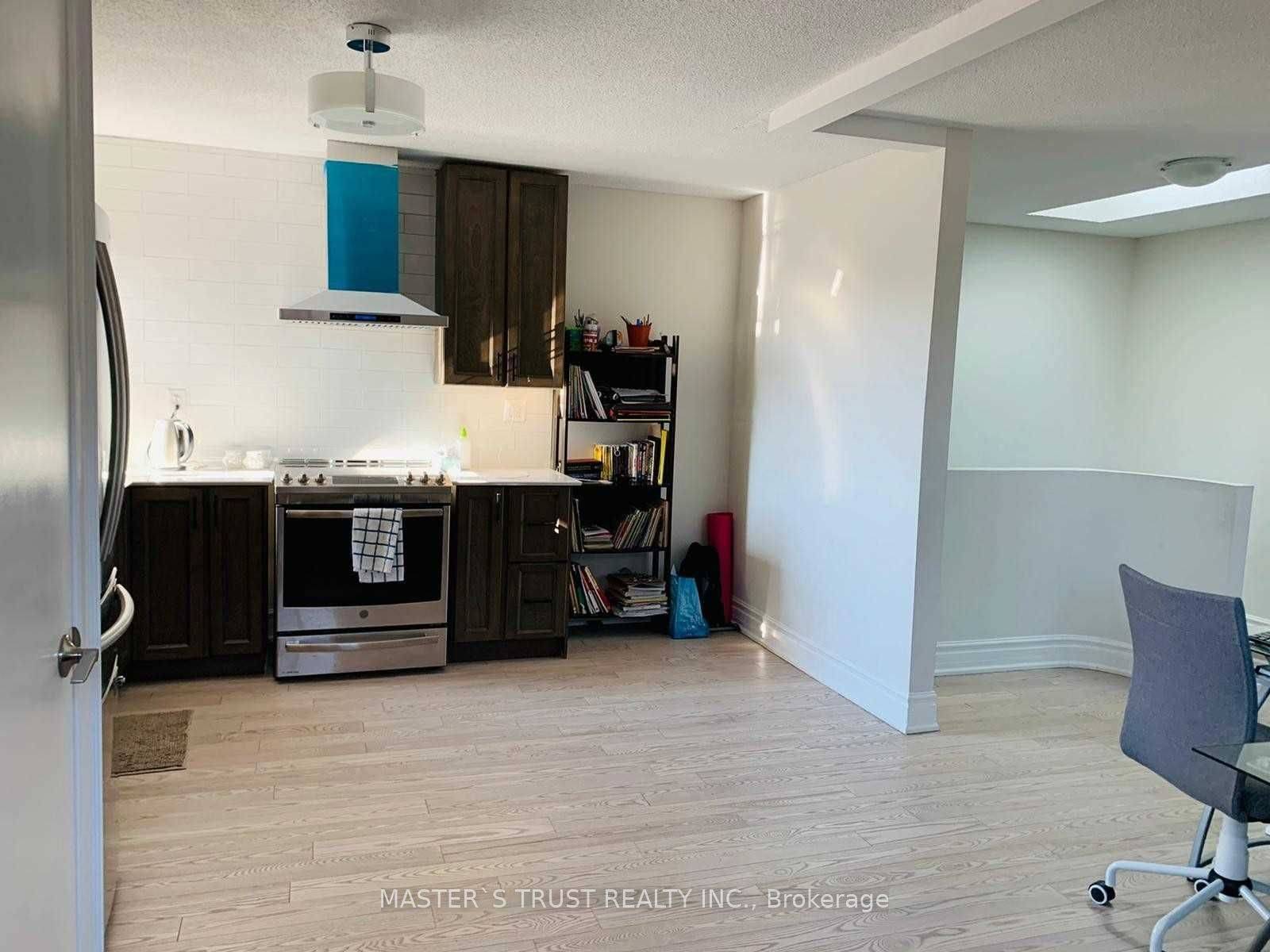 Toronto E07, ON M1V 2P6,40 Whitley Castle CRES W