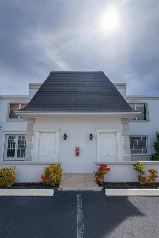 Hallandale Beach, FL 33009,916 NE 27th Ave