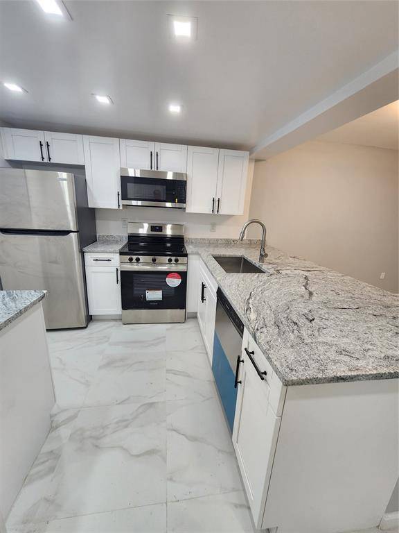 Fort Lauderdale, FL 33324,485 N Pine Island Rd #204