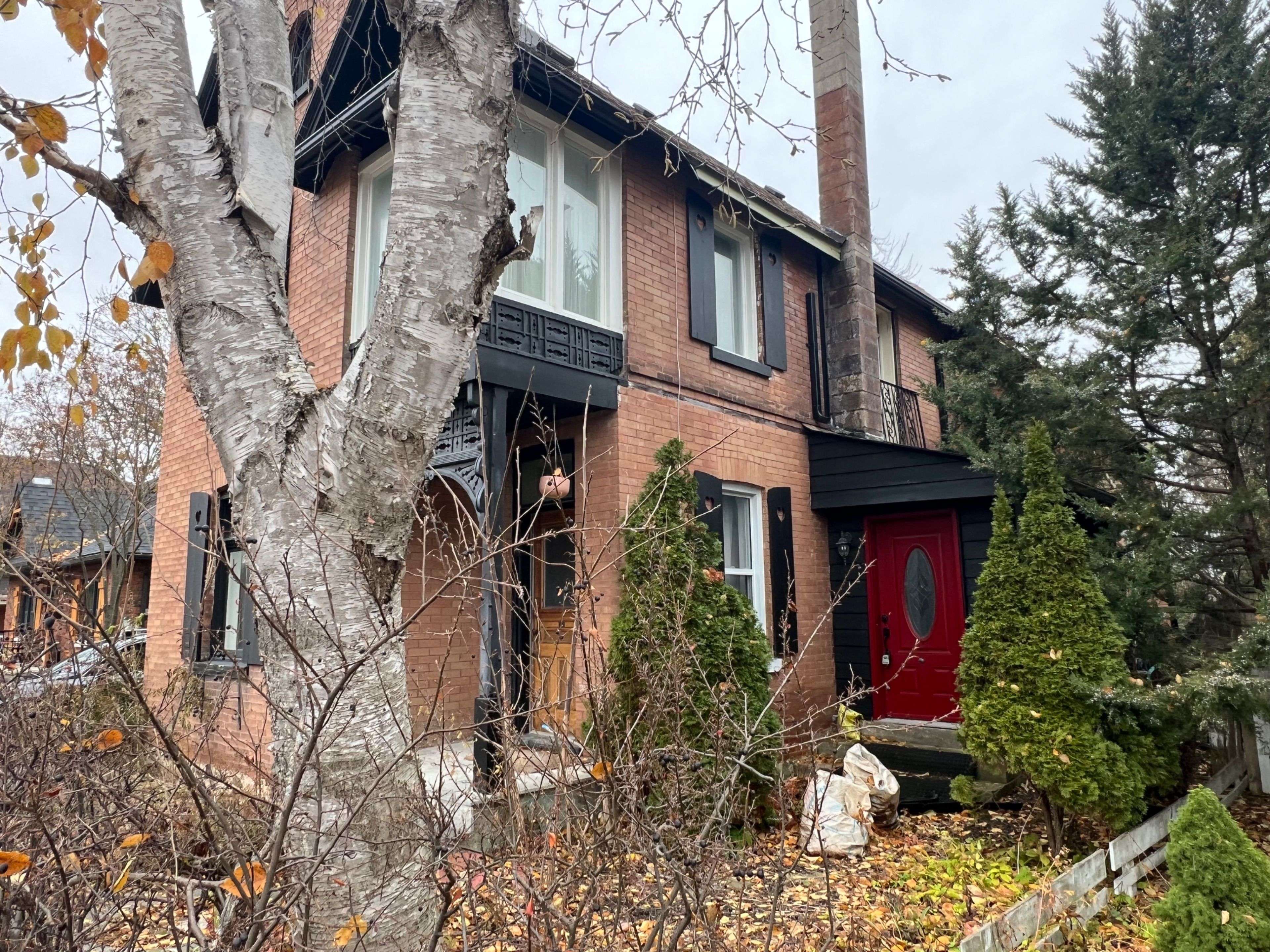 Innisfil, ON L0L 1L0,30 Queen ST