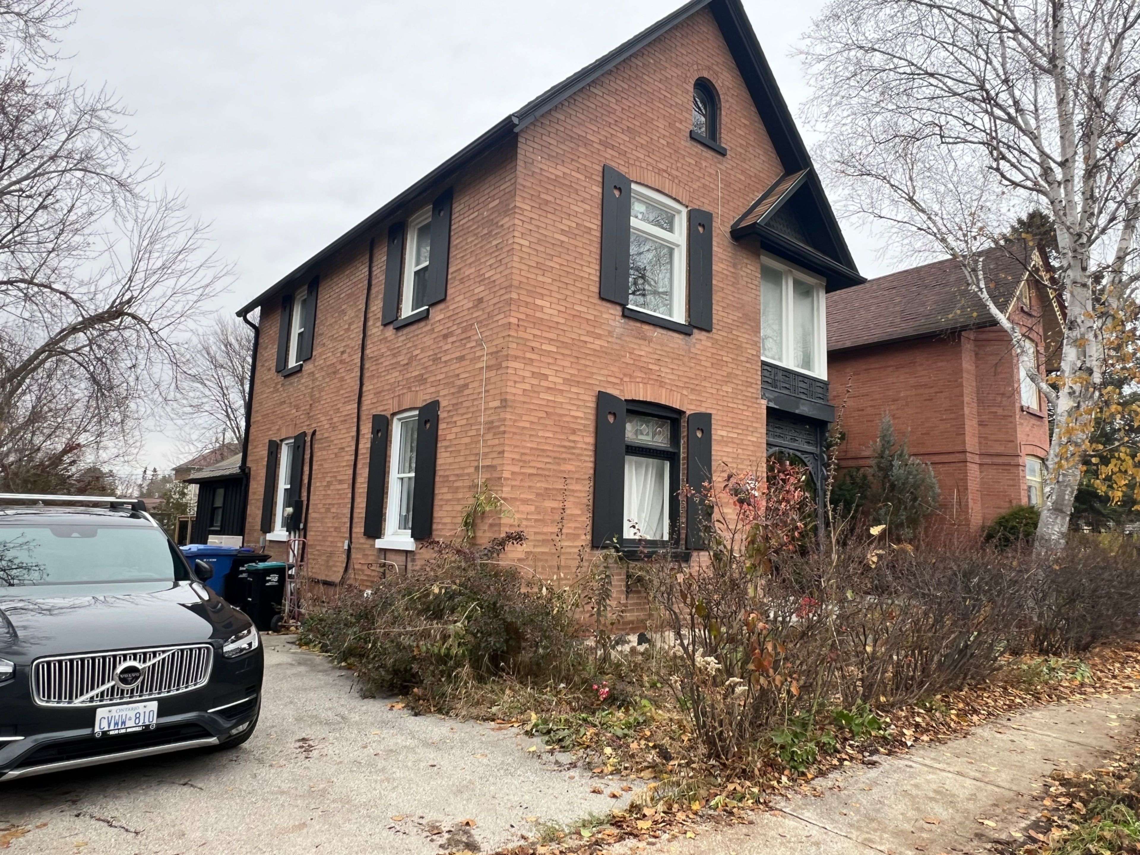 Innisfil, ON L0L 1L0,30 Queen ST