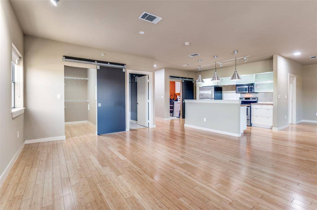 Dallas, TX 75215,1111 S Akard Street #300