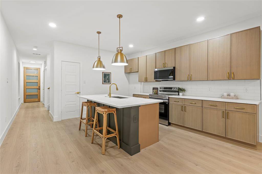 Dallas, TX 75215,2333 Bethurum Avenue