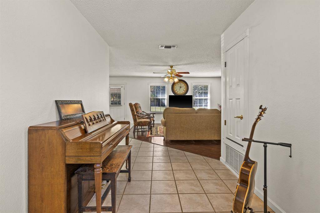 Omaha, TX 75571,1227 County Road 3327