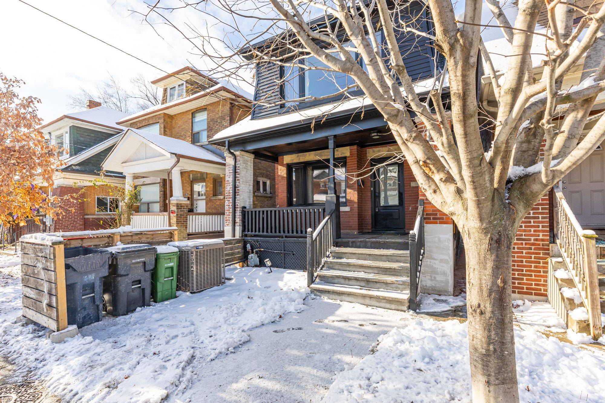 Toronto C03, ON M6E 2V4,212 Oakwood AVE #Upper