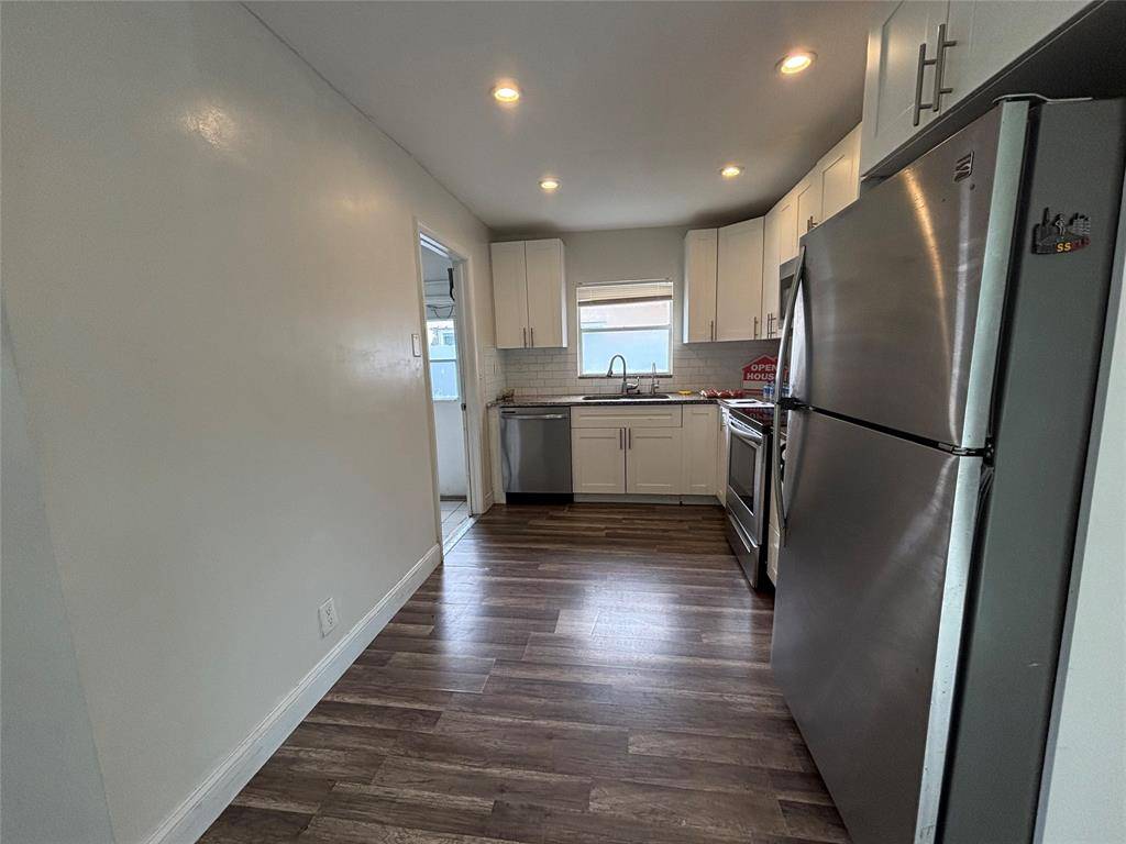 North Lauderdale, FL 33068,426 SW 79th Ter