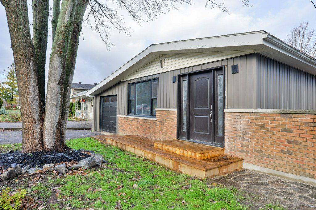 Orillia, ON L3V 4A6,406 Sundial DR