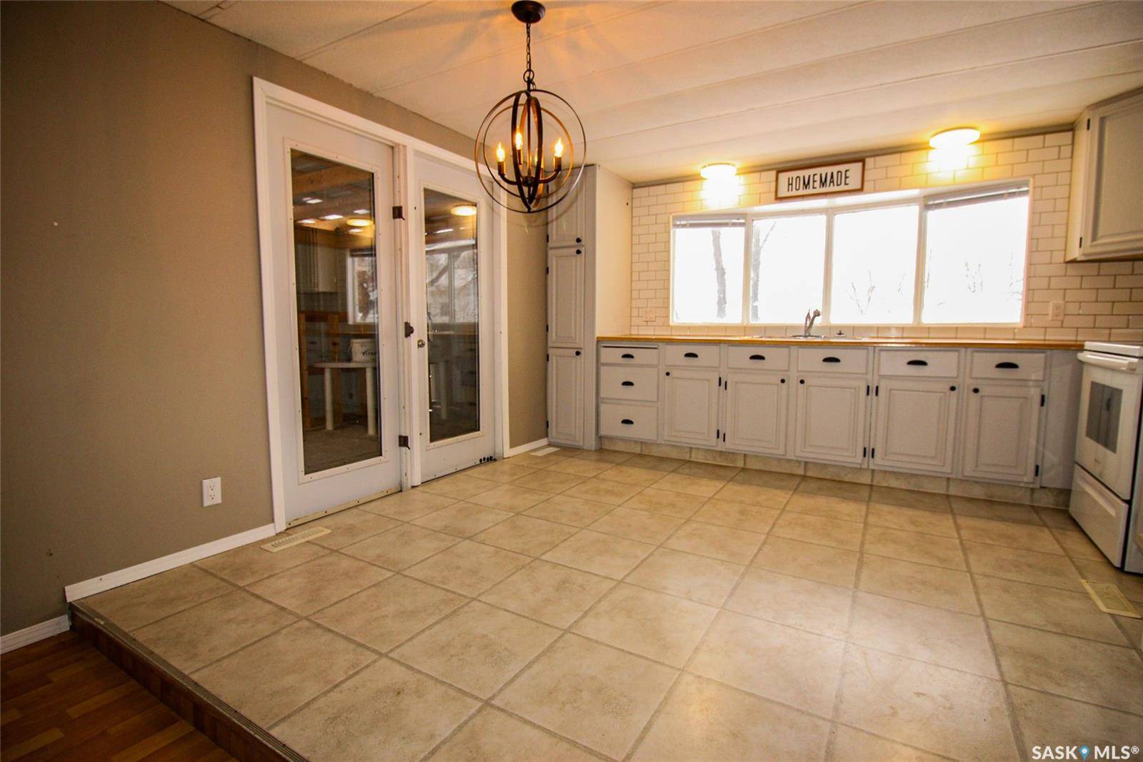 Simmie, SK S0N 2N0,513-515 2nd AVENUE S