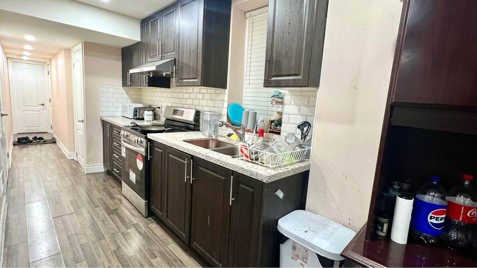 Brampton, ON L6X 0Y6,49 Frenchpark CIR #BSMT