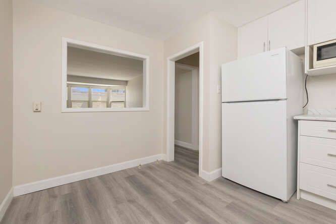 Halton Hills, ON L7G 2C9,84 Mill ST #3