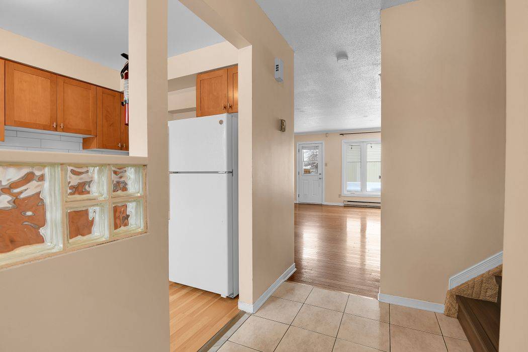 Cyrville - Carson Grove - Pineview, ON K1B 5H2,1312 Alness CT