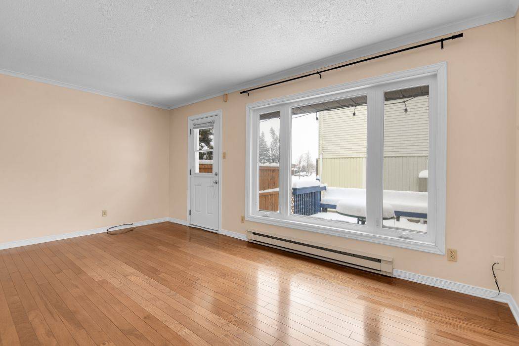 Cyrville - Carson Grove - Pineview, ON K1B 5H2,1312 Alness CT