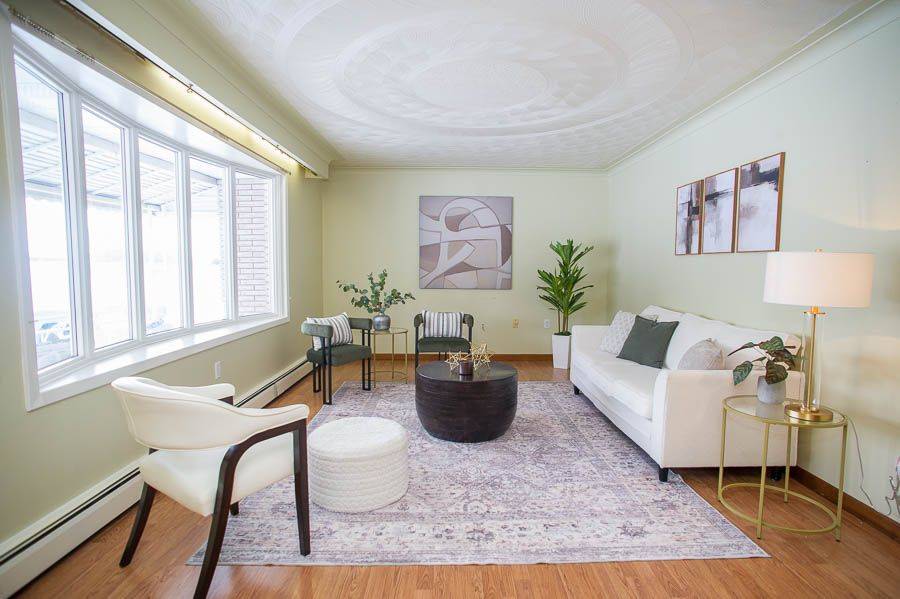 Norfolk, ON N4B 1Y7,104 Hillside AVE