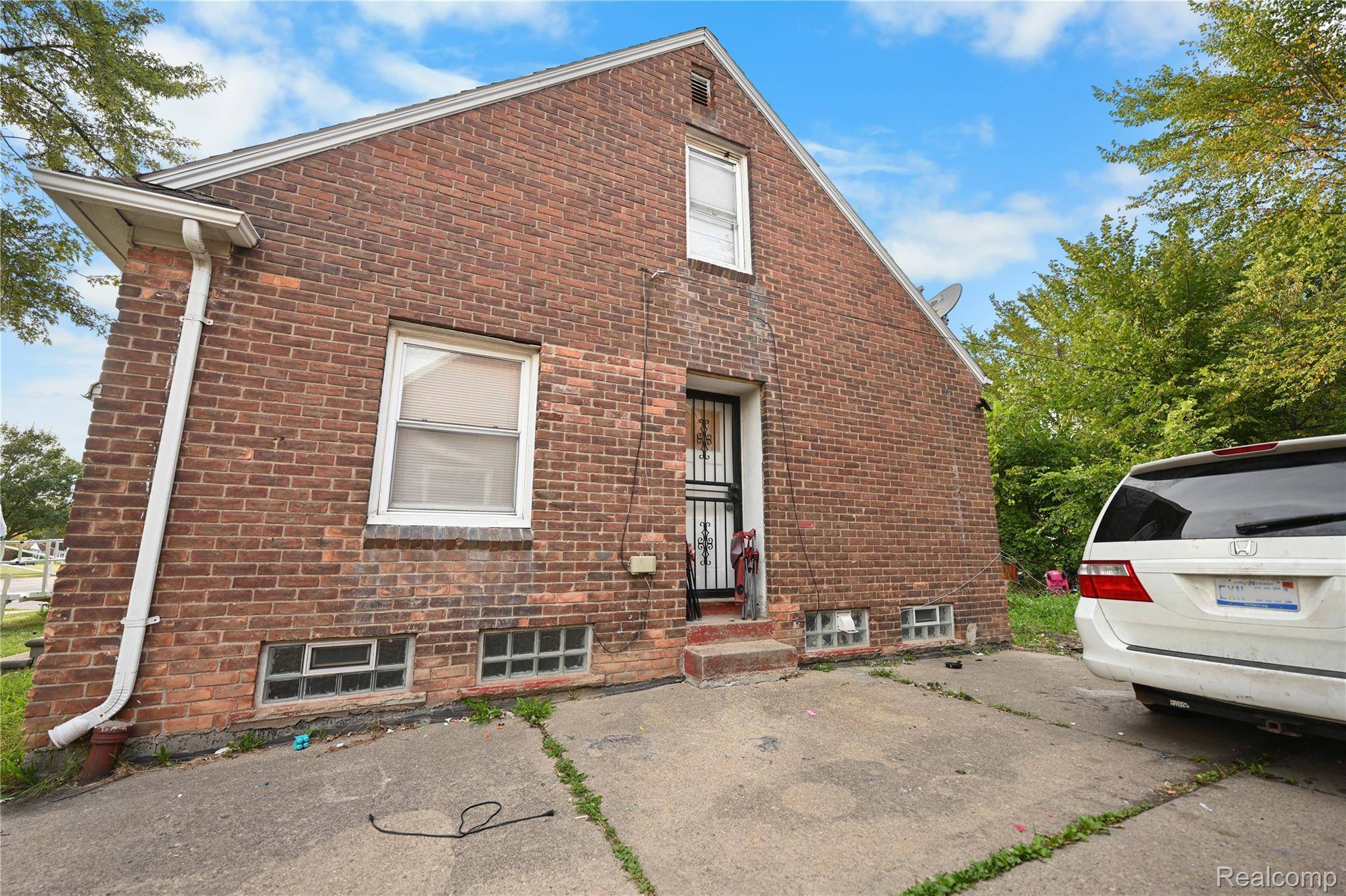 Detroit, MI 48224,20209 Moross RD