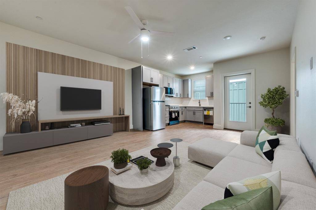 Dallas, TX 75214,5317 Reiger Avenue #202