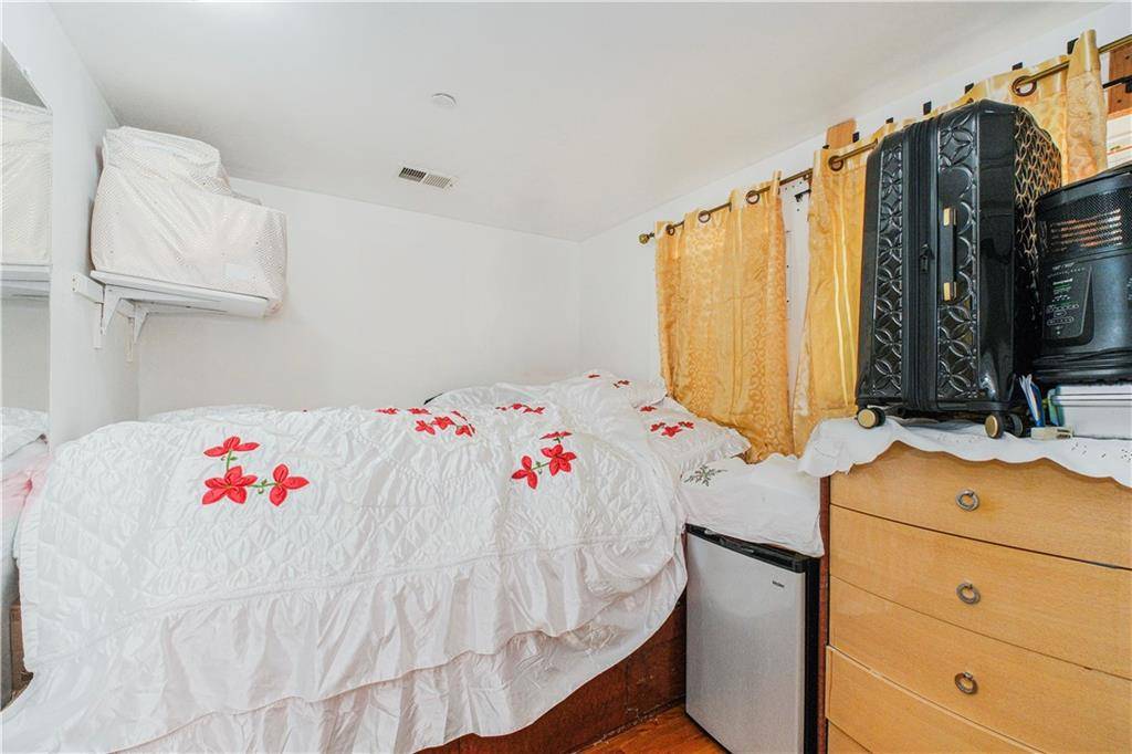 Brooklyn, NY 11204,339 Avenue P #2A
