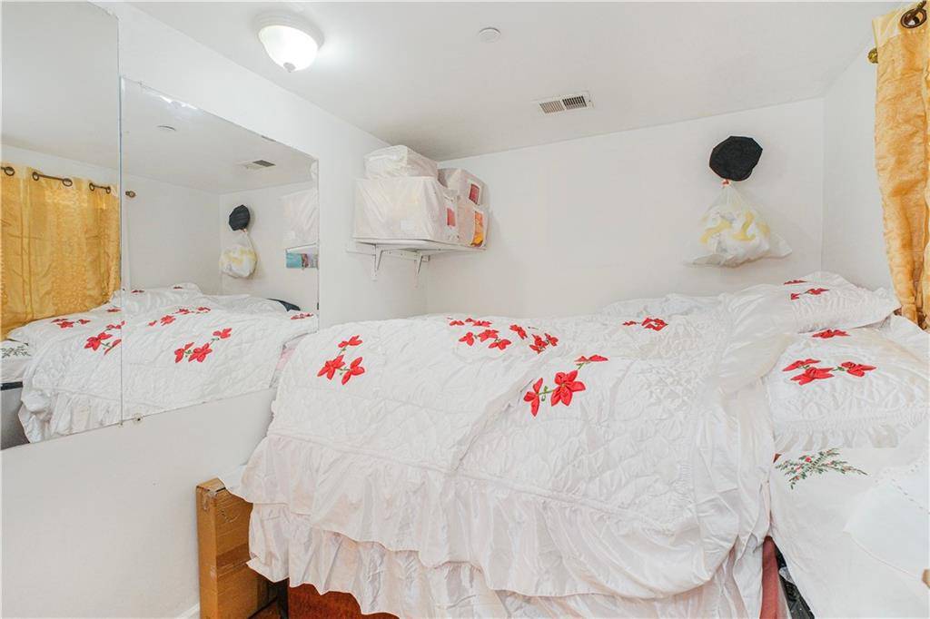 Brooklyn, NY 11204,339 Avenue P #2A