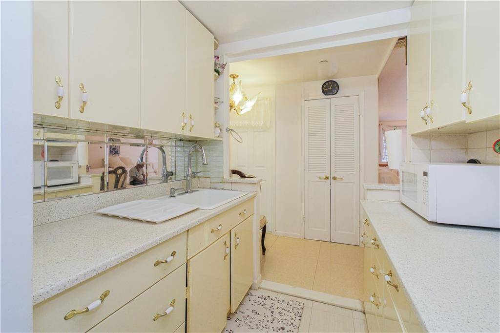 Brooklyn, NY 11204,339 Avenue P #2A