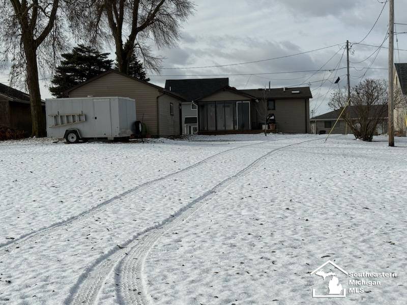 Erie, MI 48133,6586 Edgewater DR