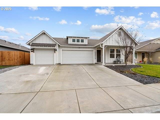 Hermiston, OR 97838,594 E TEMPLETON AVE