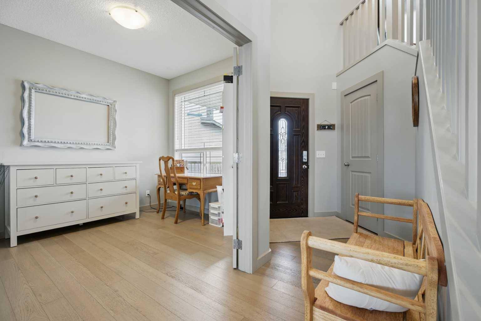 Okotoks, AB T1S 2N4,109 Crystal Green Bay