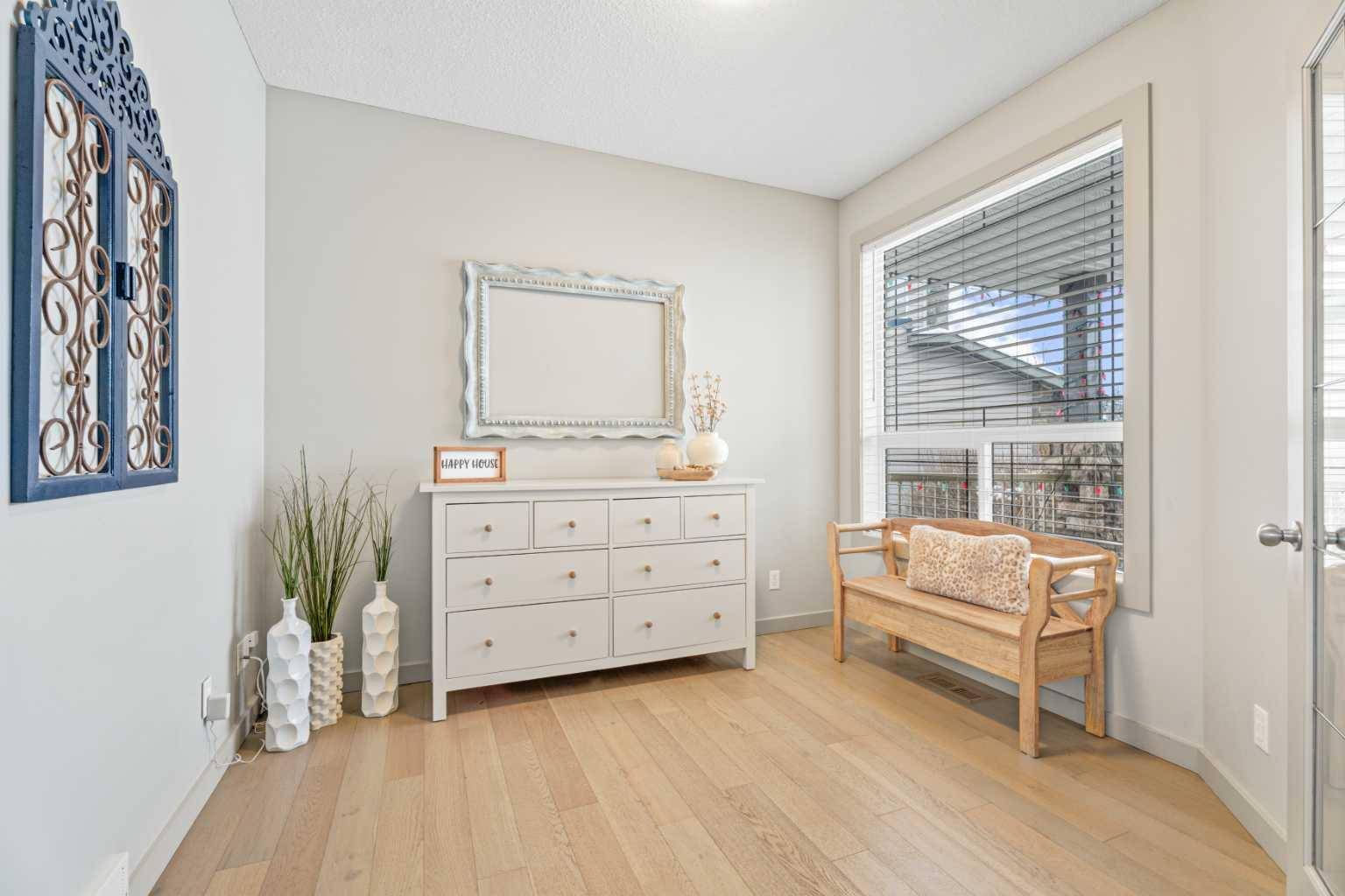 Okotoks, AB T1S 2N4,109 Crystal Green Bay