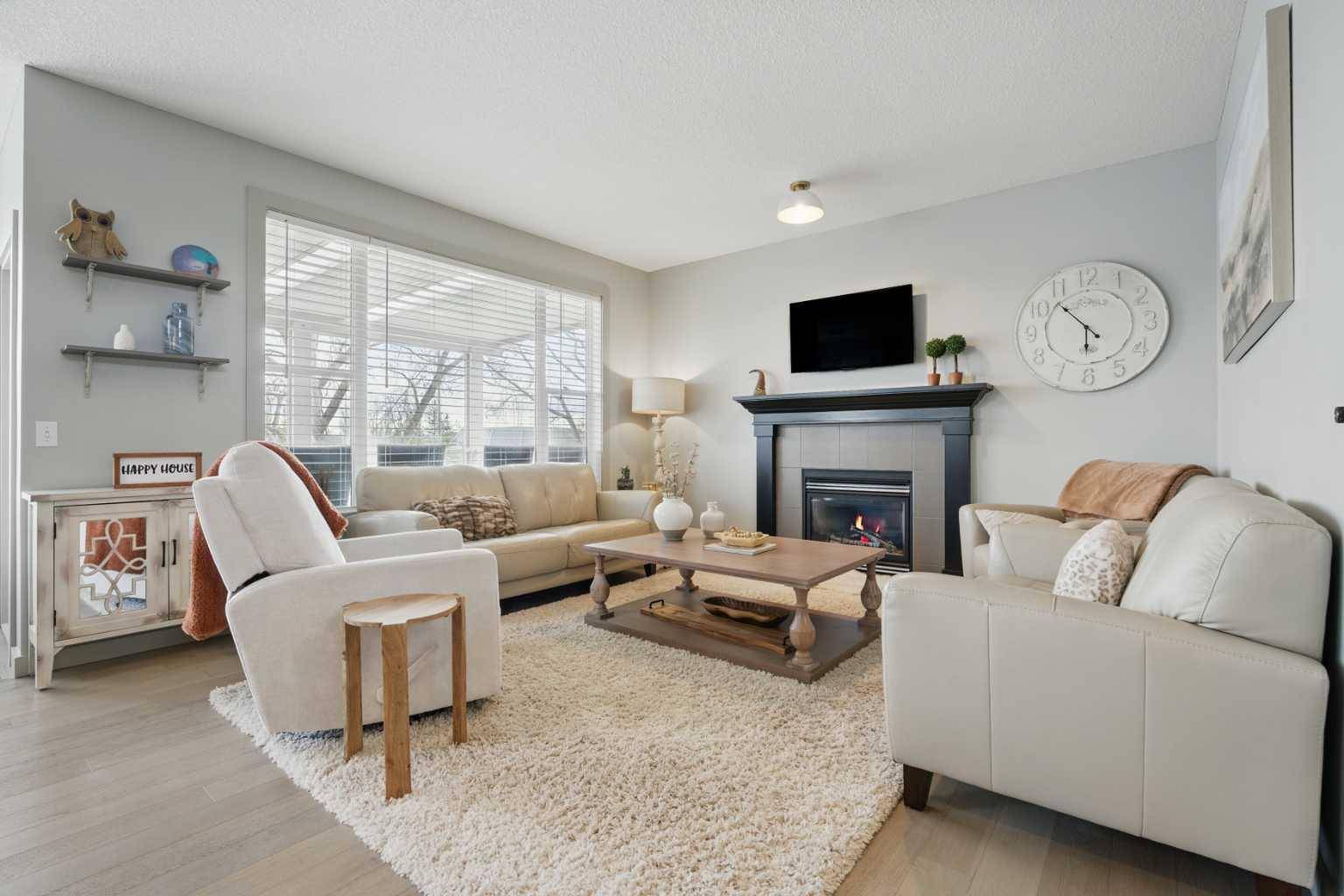 Okotoks, AB T1S 2N4,109 Crystal Green Bay