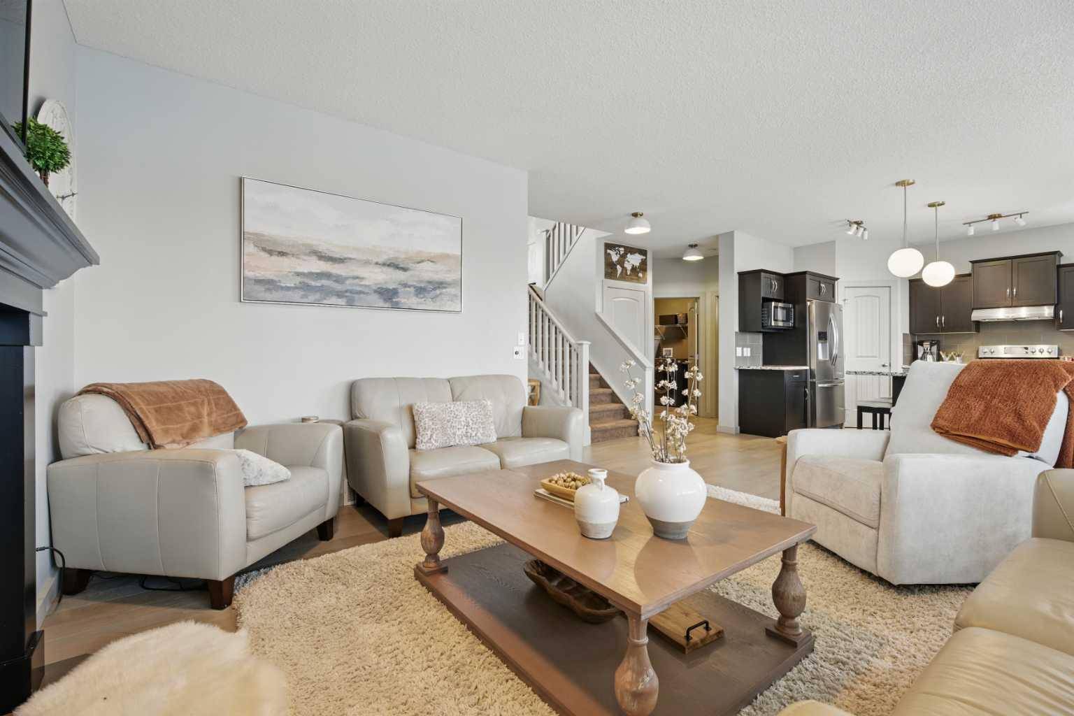 Okotoks, AB T1S 2N4,109 Crystal Green Bay