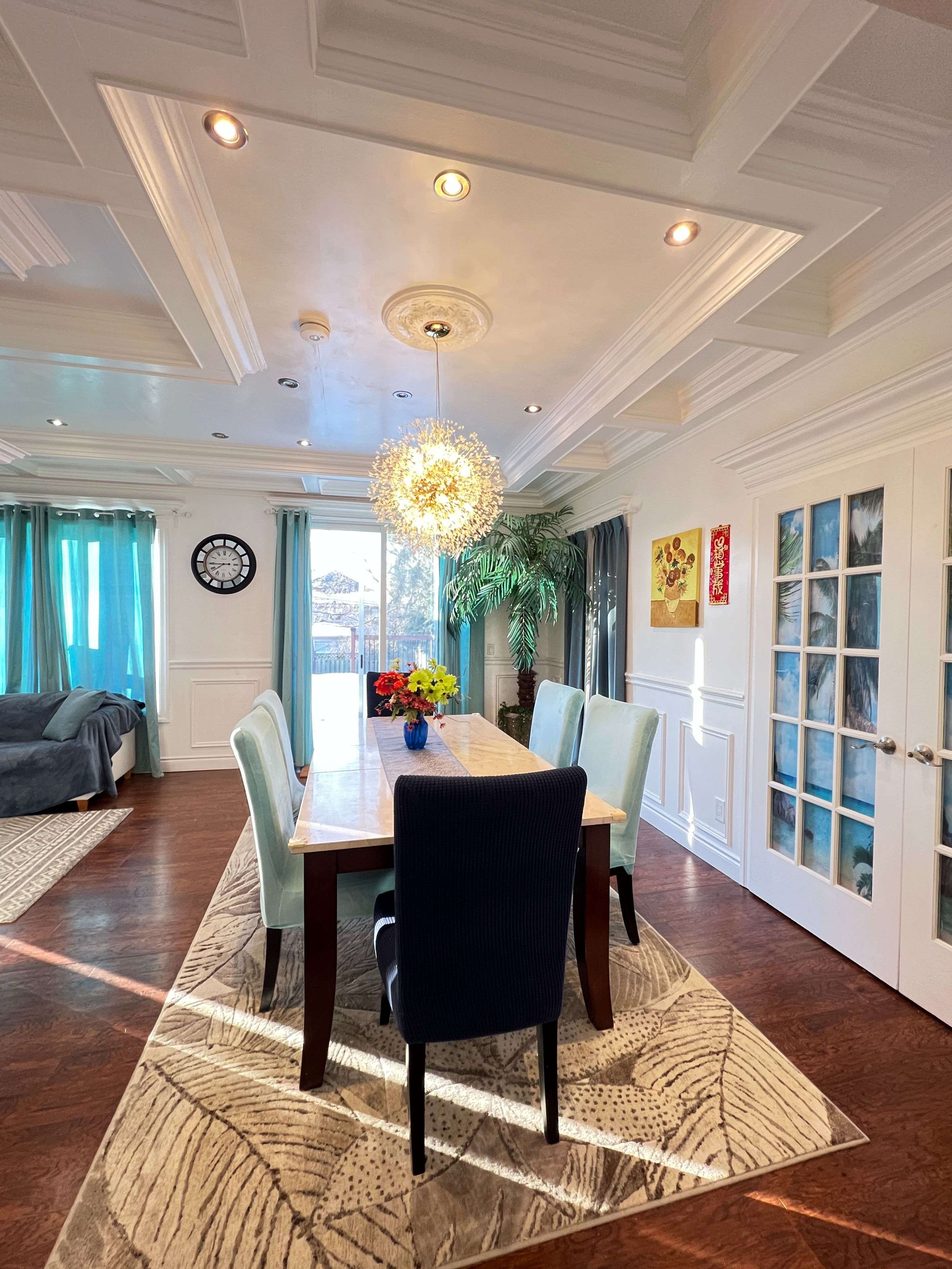 Toronto C12, ON M2L 1K4,133 York Mills RD #Main/Up