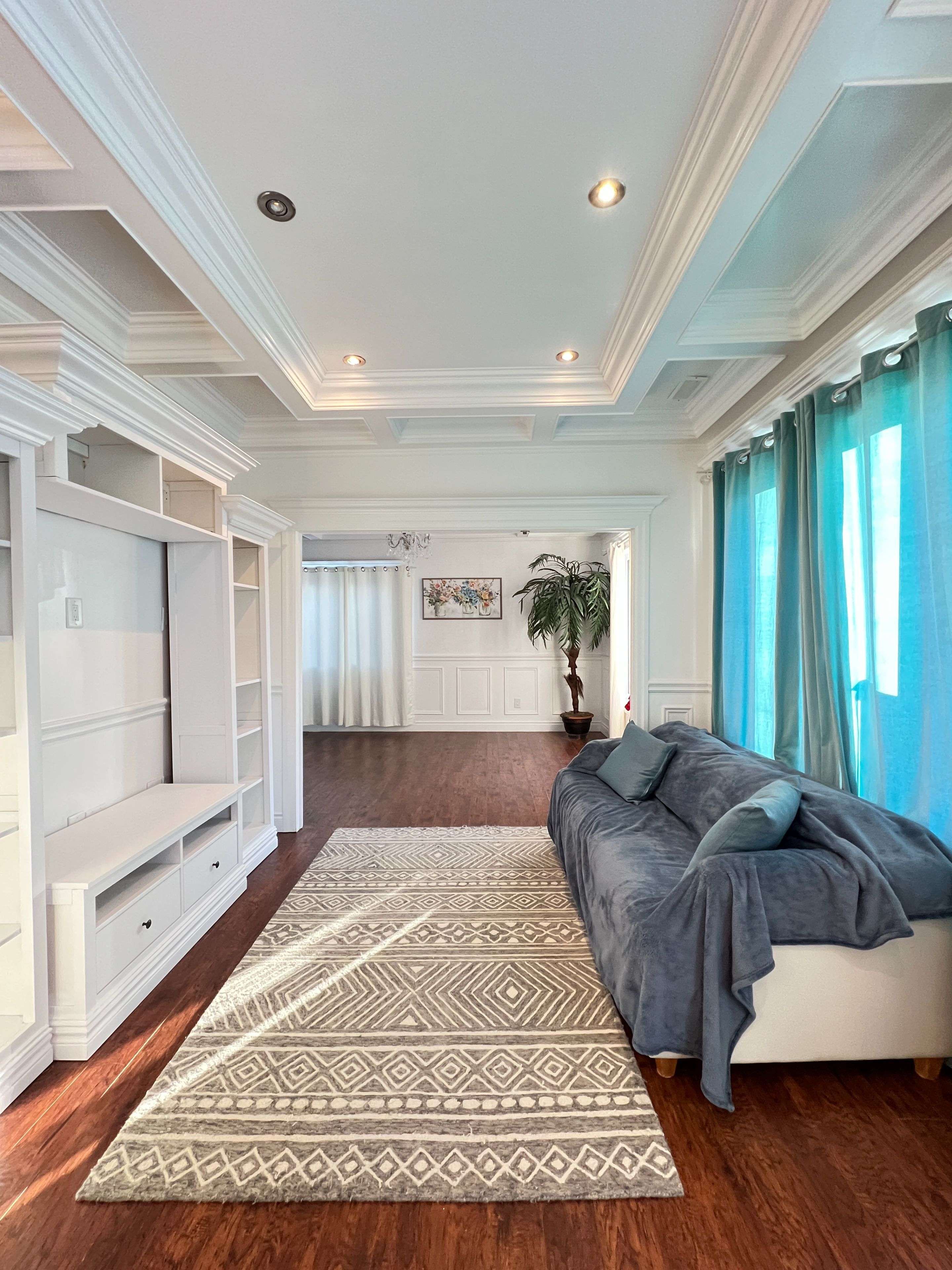 Toronto C12, ON M2L 1K4,133 York Mills RD #Main/Up