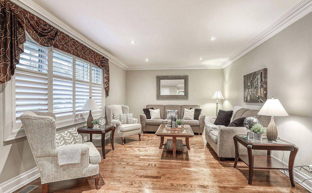 Oshawa, ON L1J 4P1,339 Nipigon ST E