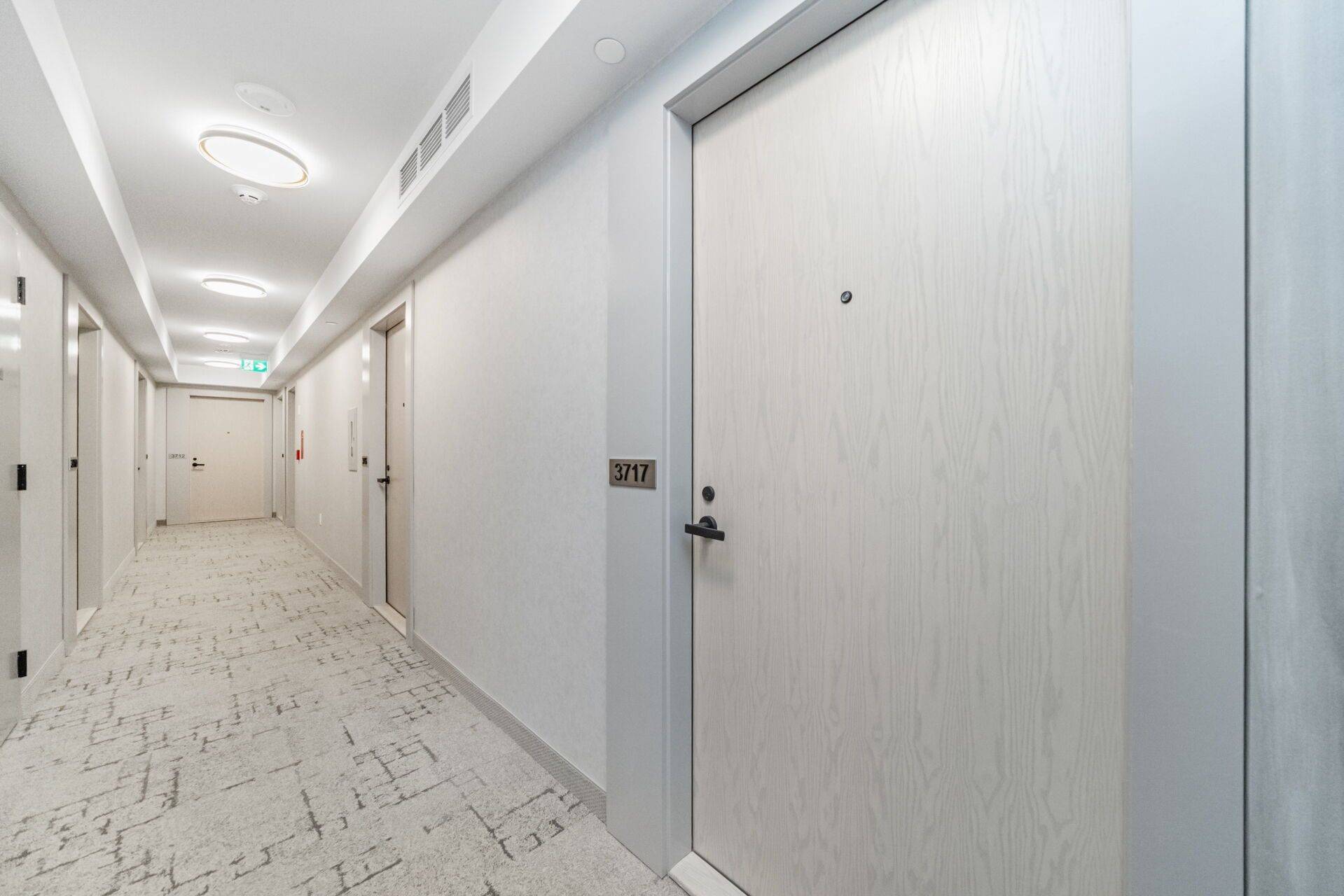 195 Commerce ST #3717, Vaughan, ON L4K 0P9