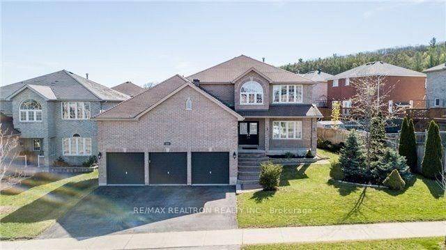 Barrie, ON L4N 0Z9,416 Mapleton AVE