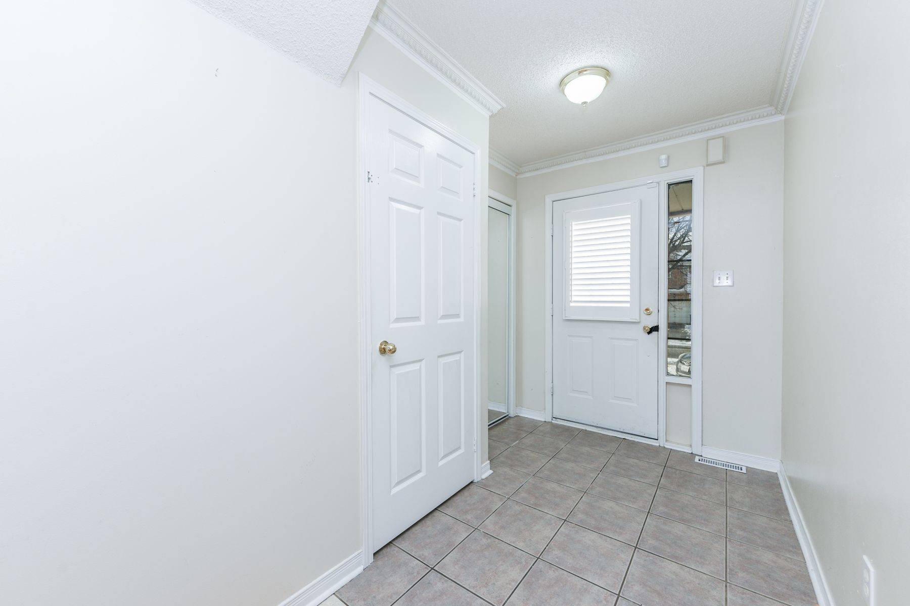 Brampton, ON L7A 1N3,15 Tinsmith ST