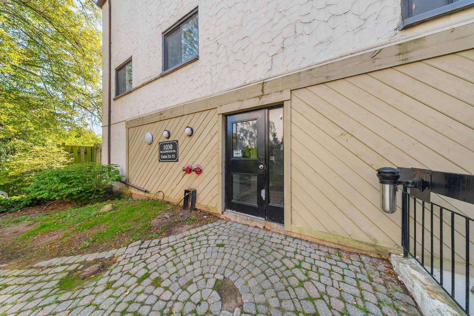 Oakville, ON L6H 2P5,1030 Falgarwood DR #71