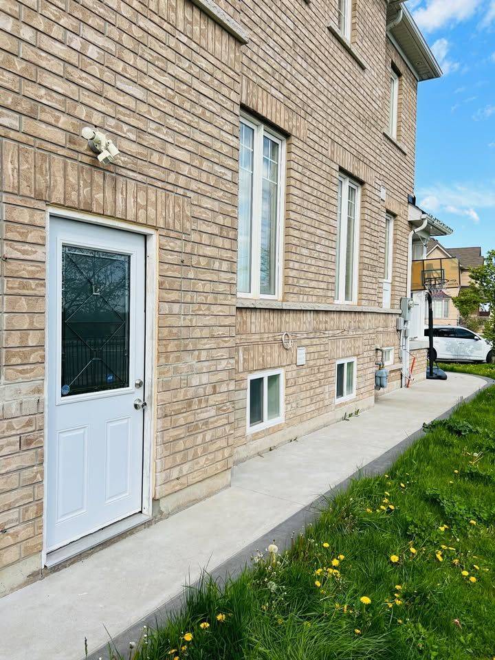 Brampton, ON L6Y 5V3,14 Nightland CT #Basement