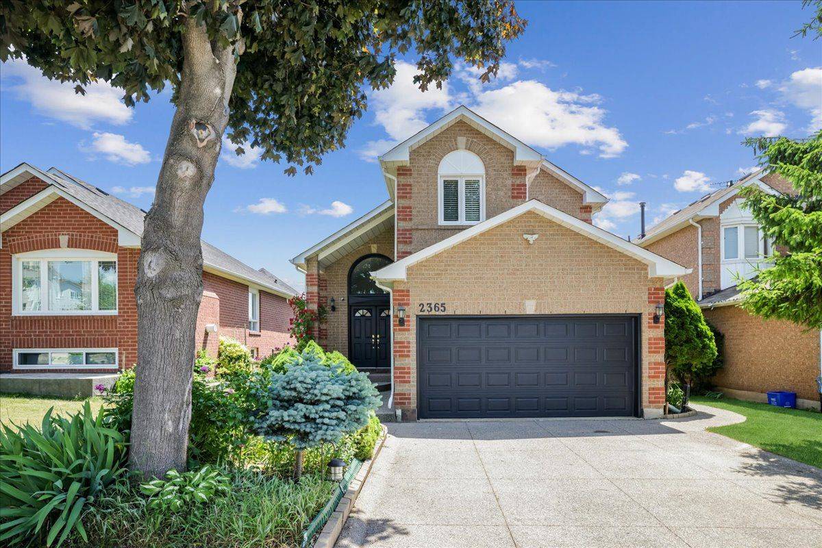 Oakville, ON L6H 6A8,2365 Grand Ravine DR