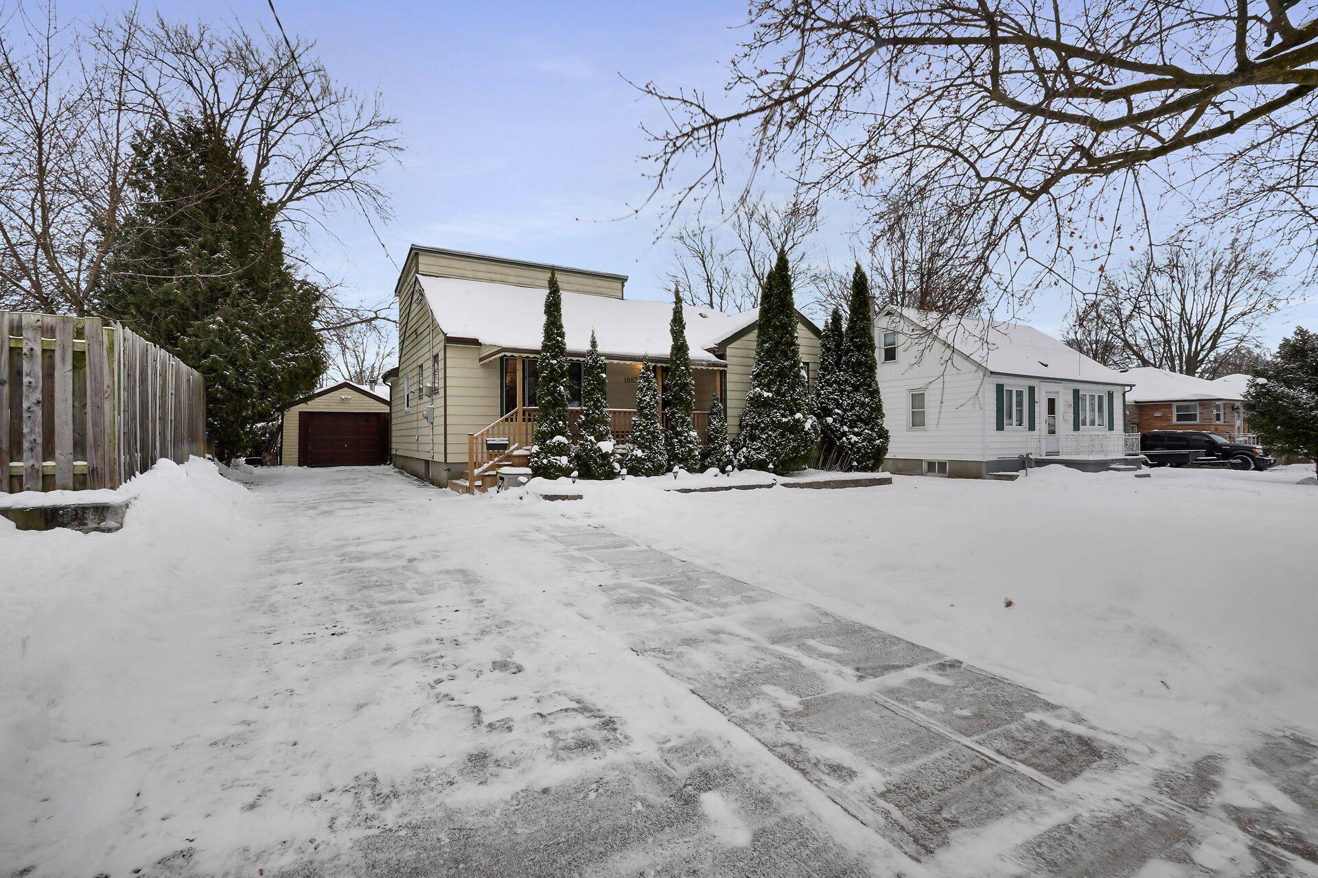 London East, ON N5W 2L4,1885 Churchill AVE