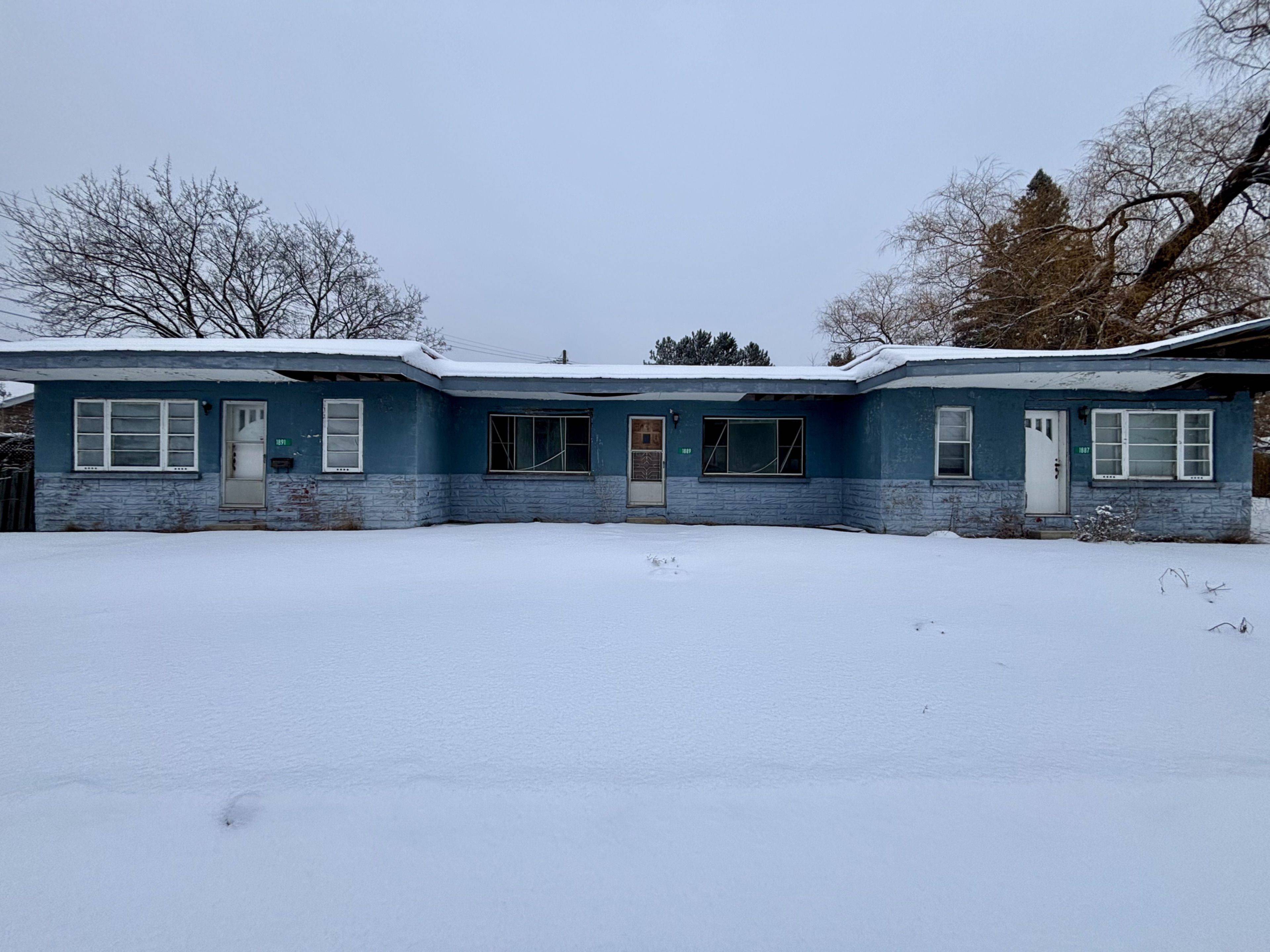 Petawawa, ON K8H 7H5,1887 Petawawa BLVD